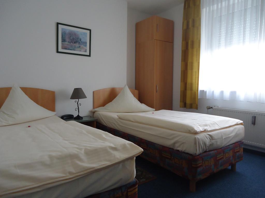 Hotel Central Oberursel Kamer foto