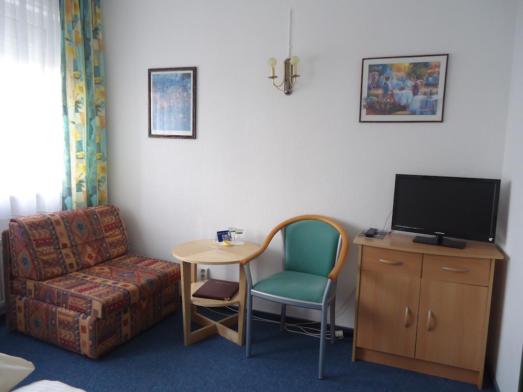 Hotel Central Oberursel Kamer foto