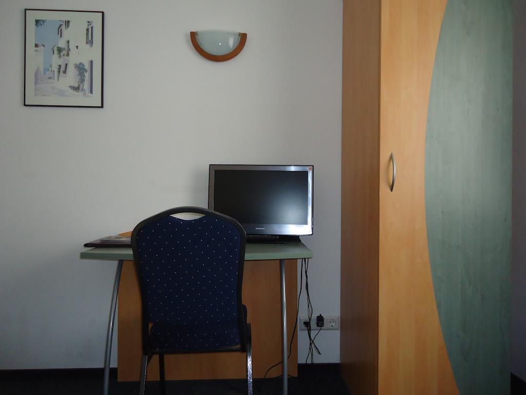 Hotel Central Oberursel Kamer foto