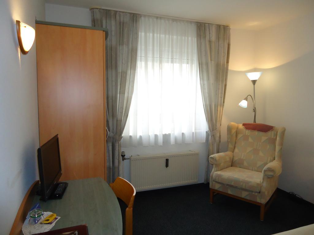 Hotel Central Oberursel Buitenkant foto